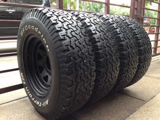 ล้อกะทะผ่า15 6รู139 กว้าง 8 นิ้ว off -30 พร้อมยาง All BF goodrich 30 9.5 R15 ปลายปี11 ดอกเต็ม ใช้ได้อีกหลายปี