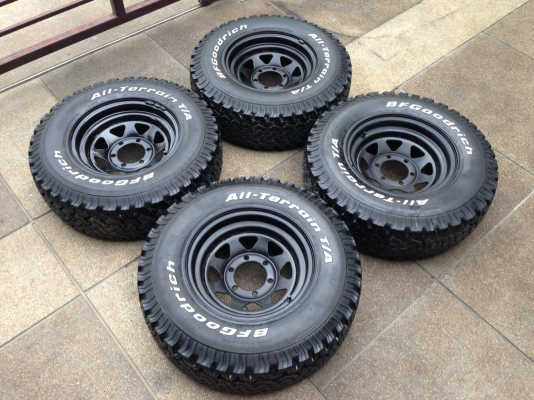 ล้อกะทะผ่า15 6รู139 กว้าง 8 นิ้ว off -30 พร้อมยาง All BF goodrich 30 9.5 R15 ปลายปี11 ดอกเต็ม ใช้ได้อีกหลายปี