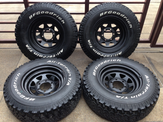 ล้อกะทะผ่า15 6รู139 กว้าง 8 นิ้ว off -30 พร้อมยาง All BF goodrich 30 9.5 R15 ปลายปี11 ดอกเต็ม ใช้ได้อีกหลายปี