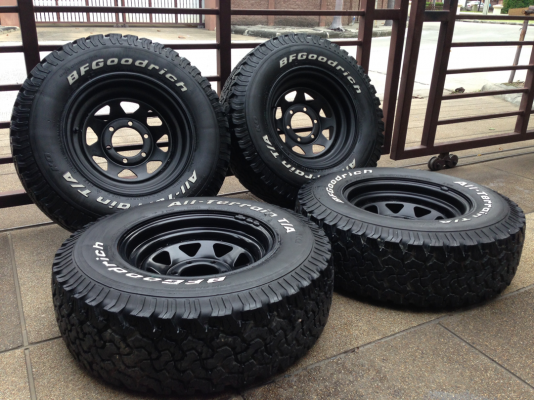 ล้อกะทะผ่า15 6รู139 กว้าง 8 นิ้ว off -30 พร้อมยาง All BF goodrich 30 9.5 R15 ปลายปี11 ดอกเต็ม ใช้ได้อีกหลายปี