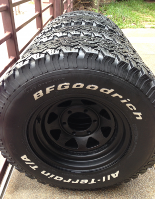 ล้อกะทะผ่า15 6รู139 กว้าง 8 นิ้ว off -30 พร้อมยาง All BF goodrich 30 9.5 R15 ปลายปี11 ดอกเต็ม ใช้ได้อีกหลายปี