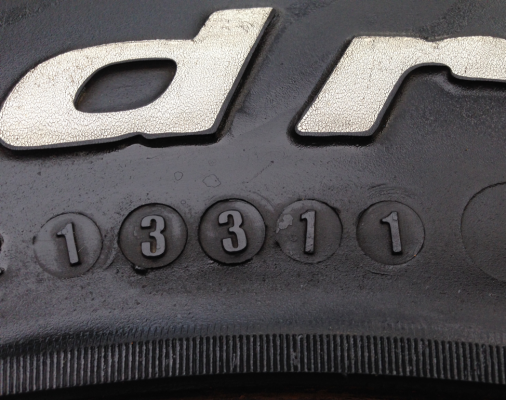 ล้อกะทะผ่า15 6รู139 กว้าง 8 นิ้ว off -30 พร้อมยาง All BF goodrich 30 9.5 R15 ปลายปี11 ดอกเต็ม ใช้ได้อีกหลายปี