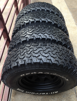 ล้อกะทะผ่า15 6รู139 กว้าง 8 นิ้ว off -30 พร้อมยาง All BF goodrich 30 9.5 R15 ปลายปี11 ดอกเต็ม ใช้ได้อีกหลายปี