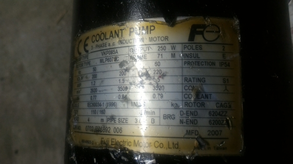 ป็้มดูดจ่ายน้ำมัน (COOLANT PUMP )เพื่อหล่อลื่นและหล่อเย็นขณะที่ทำงานขึ้นรูปชิ้นงาน