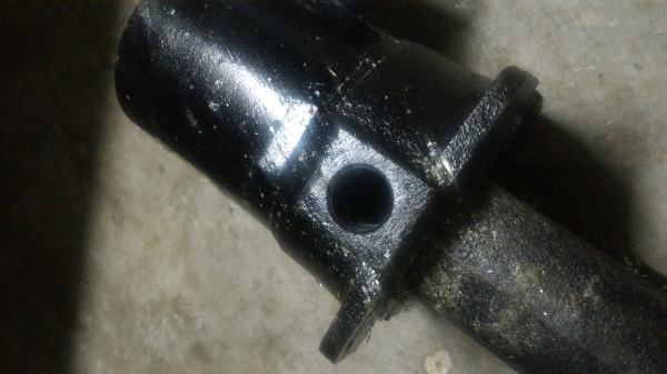 ป็้มดูดจ่ายน้ำมัน (COOLANT PUMP )เพื่อหล่อลื่นและหล่อเย็นขณะที่ทำงานขึ้นรูปชิ้นงาน