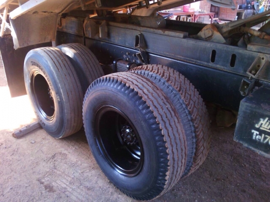 ขายรถบรรทุกสิบล้อดัมพ์ Hino 3M เครื่องเดิม 240 แรง เกียร์เดิม กระบะดัมพ์สามมิตร