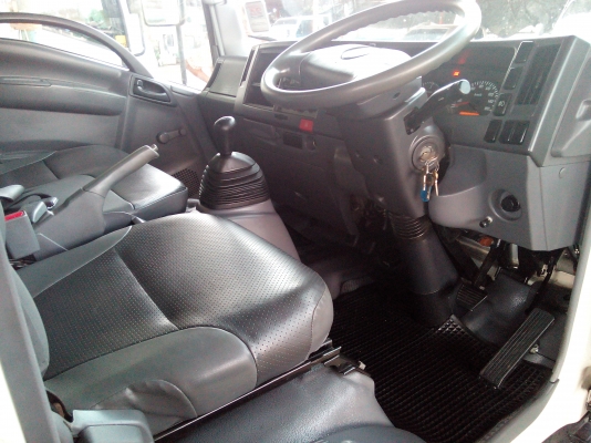 6 ล้อกลาง  *Euro.3*  ISUZU  NMR  130 แรงม้า *คอมมอนเรว*  รถสวยเดิม+สวยจริง+พร้อมใช้งาน * รถห้างแท้ * มีเล่มพร้อมโอน *