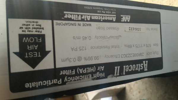 แผงกรองอากาศ ยี่ห้อ American Air Filter กรองได้ถึงขนาด 0.3 ไมครอน ประสิทธิภาพมากกว่า 99.99 \%