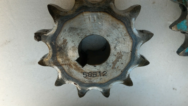 สเตอร์โซ่ขับส่งกำลัง ยี่ห้อ KANA จากญี่ปุ่น มีหลายขนาด เบอร์ 50 B มีขนาดขนาดเช่น 26 ฟัน, 12 ฟัน