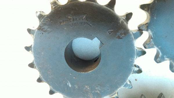 สเตอร์โซ่ขับส่งกำลัง ยี่ห้อ KANA จากญี่ปุ่น มีหลาย เบอร์ 40 และ No 35  มีขนาดขนาดเช่น 13 ฟัน ,16 ฟัน , 18 ฟัน , 40 ฟัน อื่นๆอีกตามภาพ