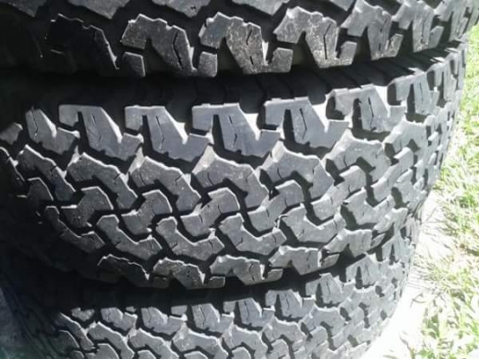 ขายยาง bf all 265/75/16 ปี10 สวยๆครับ