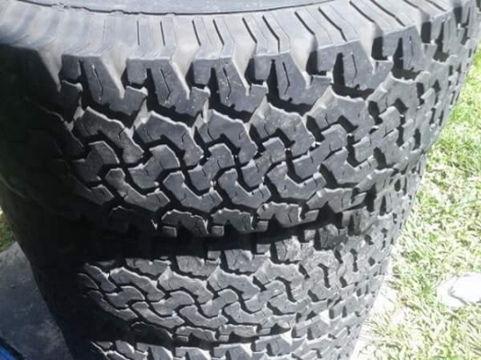ขายยาง bf all 265/75/16 ปี10 สวยๆครับ