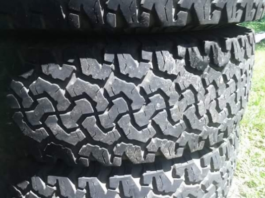 ขายยาง bf all 265/75/16 ปี10 สวยๆครับ