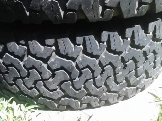 ขายยาง bf all 265/75/16 ปี10 สวยๆครับ