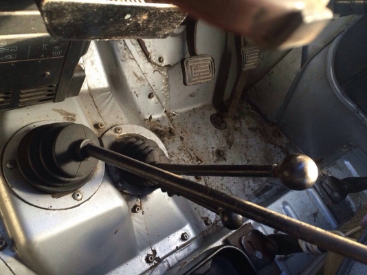 รถจิ๊ปมิตซู  j54  4dr5  รุ่นใหม่ หลังคาผ้าใบนิ่มๆๆ ไม่ขาด ประตูล็อคได้  บอ ดี้สวย  อุปกรณ์ครบ