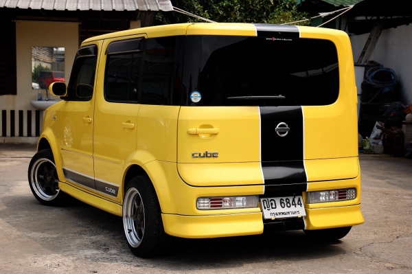 ขาย Nissan Cube Rider สีเหลือง เกียร์ Auto  ชุดแต่ง Rider แท้ทั้งคัน
