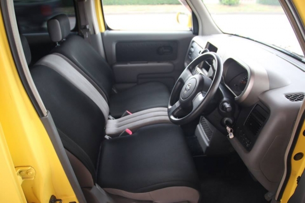 ขาย Nissan Cube Rider สีเหลือง เกียร์ Auto  ชุดแต่ง Rider แท้ทั้งคัน