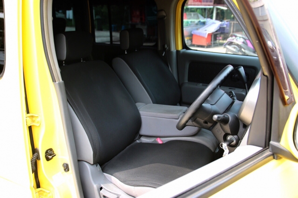 ขาย Nissan Cube Rider สีเหลือง เกียร์ Auto  ชุดแต่ง Rider แท้ทั้งคัน