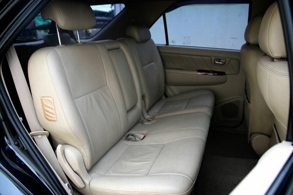 ขายด่วน TOYOTA FORTUNER ปี2006 3.0 V ดีเซล Auto 4WD Topสุด