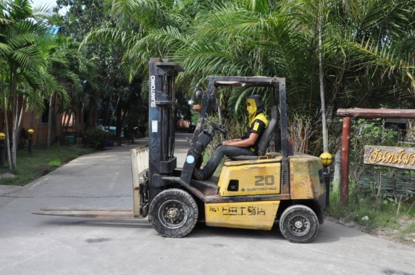(ลดกระหน่ำ)ขายFORKLIFT SUMITOMO FD20(2ตัน) ดีเซล สวยเดิมจากญี่ปุ่น ยังไม่เคยใช้ในไทย 125,000เท่านั้น!!