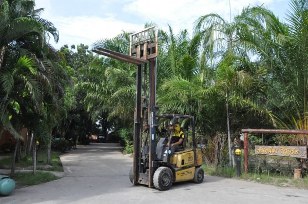 (ลดกระหน่ำ)ขายFORKLIFT SUMITOMO FD20(2ตัน) ดีเซล สวยเดิมจากญี่ปุ่น ยังไม่เคยใช้ในไทย 125,000เท่านั้น!!