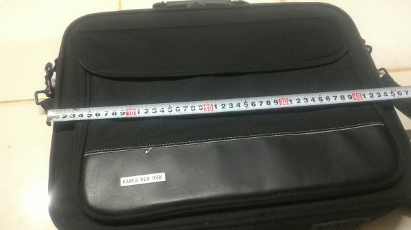กระเป๋าถือหรือสะพายใบใหญ่ KANSAI NEW YORK  ใส่เอกสารหรือโน๊ตบุ๊ค มีกันกระแทรกหนา มีช่องใส่ของเยอะ พื้นล่างมียางกันกระแทรกช่วยป้องกัน