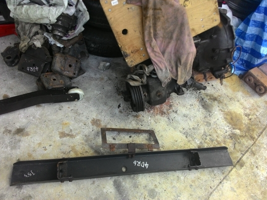 จอกระจกจิ๊ปมิตซู เกียร์จิ๊ป ฟรีล็อค กันชน  ฝาปิดท้าย ปั๊มเบรคหลังใหม่