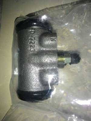 จอกระจกจิ๊ปมิตซู เกียร์จิ๊ป ฟรีล็อค กันชน  ฝาปิดท้าย ปั๊มเบรคหลังใหม่