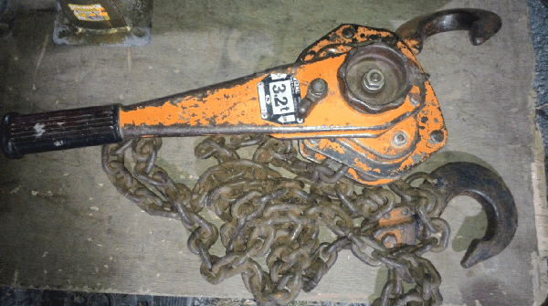 ขายด่วนรอกมือโยก(รอกกำมะลอ) VITAL 3.2 TON Made in japan. ขายด่วนรอกมือโยก(รอกกำมะลอ) VITAL 3.2 TON Made in japan.