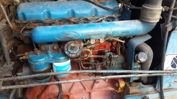 ขายรถไถFORD 6610เสื้อลาย  สภาพพร้อมใช้งาน เครื่องเกียร์ดี ปั้มดี อุปกรณ์มีเท่าติดรถครับ