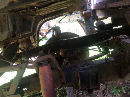 ขายหกล้อ ISUZU NPR115 ตามสภาพเครื่องไม่มี เกียร์ยังอยู่บนรถ เอกสารเล่มทะเบียนพร้มชุดโอน