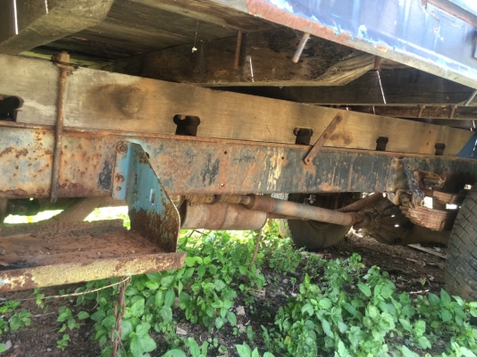 ขายหกล้อ ISUZU NPR115 ตามสภาพเครื่องไม่มี เกียร์ยังอยู่บนรถ เอกสารเล่มทะเบียนพร้มชุดโอน