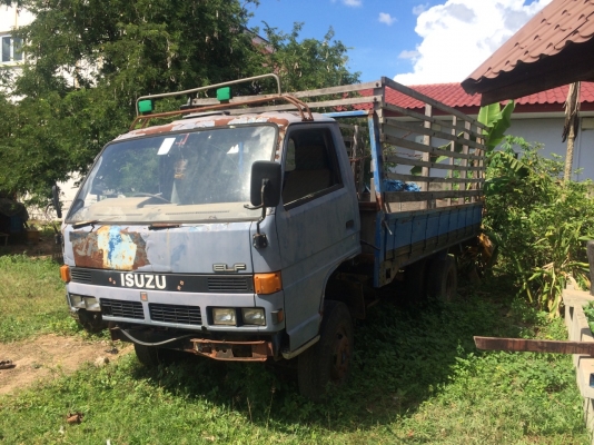 ขายหกล้อ ISUZU NPR115 ตามสภาพเครื่องไม่มี เกียร์ยังอยู่บนรถ เอกสารเล่มทะเบียนพร้มชุดโอน