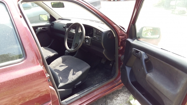 ขายด่วนครับ รถเก๋งโฟคเวนโต้ เครื่อง 18000 รถสวยเดิมครับ ไม่เคยติดแก๊สครับ