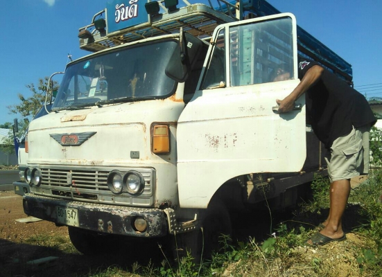 หกล้อ ฮีโน่ KM 310 สภาพดีเดิมๆทั้งคัน ราคาถูกสุดๆ 95,000บ (ไม่มีทะเบียน) มีใบซื้อขายให้ ครับ ราคาถูกกว่าอีแต๋น ครับท่าน