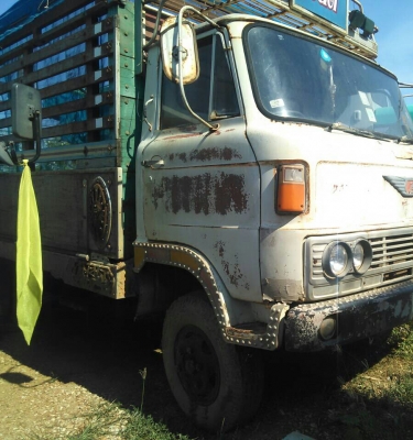 หกล้อ ฮีโน่ KM 310 สภาพดีเดิมๆทั้งคัน ราคาถูกสุดๆ 95,000บ (ไม่มีทะเบียน) มีใบซื้อขายให้ ครับ ราคาถูกกว่าอีแต๋น ครับท่าน