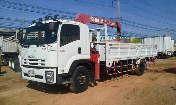 ขาย อีซูซุ 240 ปี 56 เครน 5 ตัน 4 ปอก ยาว 6.7 ม. วิ่ง 3หมื่นกว่าโล สนใจติดต่อได้ที่ 081-9420141 ,  081-5715326