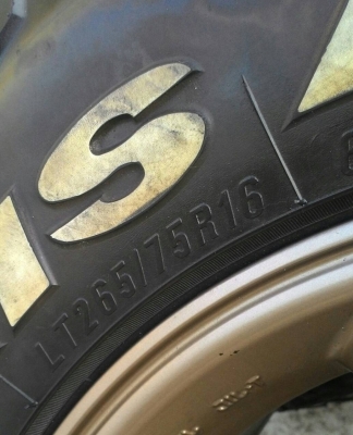 ขาย ยางMud 265 พร้อมล้อเล็บเหยี่ยว