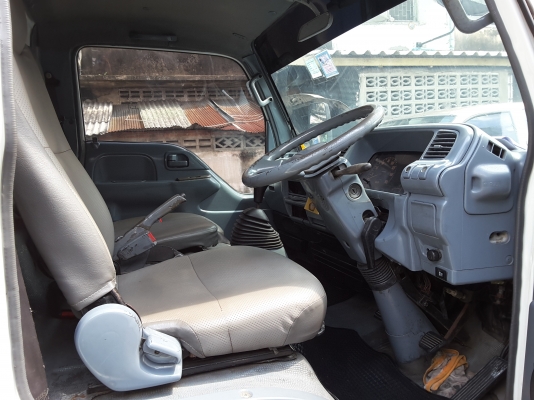 ขาย Isuzu NKR 4ล้อยาง6เส้น ไม่ติดเวลา ปี56.