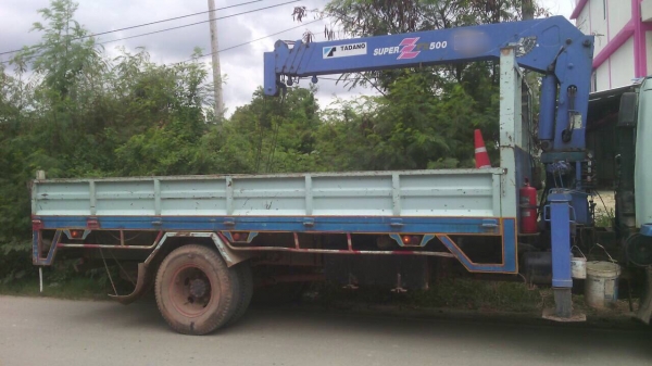 อีซูซุ 165 แรง เครน 3.7 ตัน ขาไขว้ 5 ปอก  พร้อมใช้ครับ