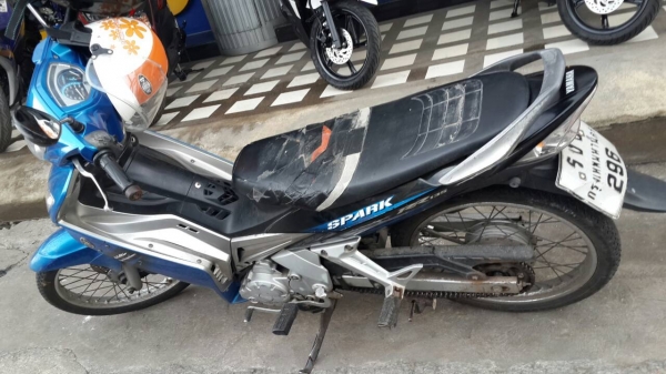 ขาย YAMAHA SPARK 135 R ปี 49 มีครัชมือ เครื่องดีไม่หลวม ภายนอกมีรอยล้มด้านขวา,เล่ม+เอกสารพร้อมโอน ขาย YAMAHA SPARK 135 R ปี 49 มีครัชมือ เครื่องดีไม่หลวม ภายนอกมีรอยล้มด้านขวา,เล่ม+เอกสารพร้อมโอน