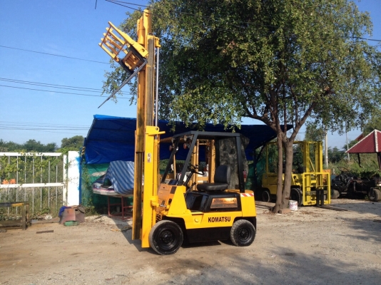 รถยกkomatsu1.5ตันงากระดก สภาพดีพร้อมใช้ราคาไม่แพงครับยางตัน