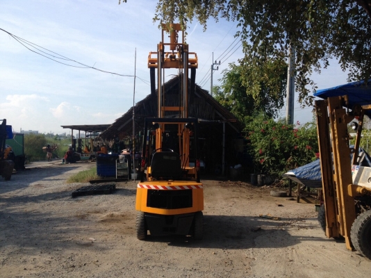 รถยกkomatsu1.5ตันงากระดก สภาพดีพร้อมใช้ราคาไม่แพงครับยางตัน รถยกkomatsu1.5ตันงากระดก สภาพดีพร้อมใช้ราคาไม่แพงครับยางตัน