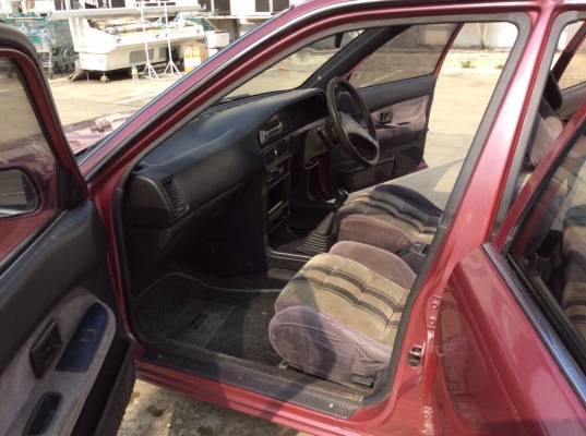 ขายรถโตโยต้า โคโรลล่า AE92 ปี91เครื่องเดิม 1.6 เกียร์ธรรมดา เพาเวอร์ กระจกไฟฟ้า ภายในเบะสวยเดิมๆแอร์วิทยุCD ตัวถังเดิมๆสียังสวยไม่ผุ เครื่องดีช่วงล่างใช้ได้ รถขับดีครับ ขายด่วน