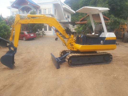 ขายรถขุดแบคโฮ KOMATSU Pc20-5 รถนำเข้าเก่านอก แท้100\%   (เครื่องแน่น ปั๊มแรง มีกระตายเต่า ระบบไว) รถพร้อมใช้งาน เอกสารใบอินวอยครบ