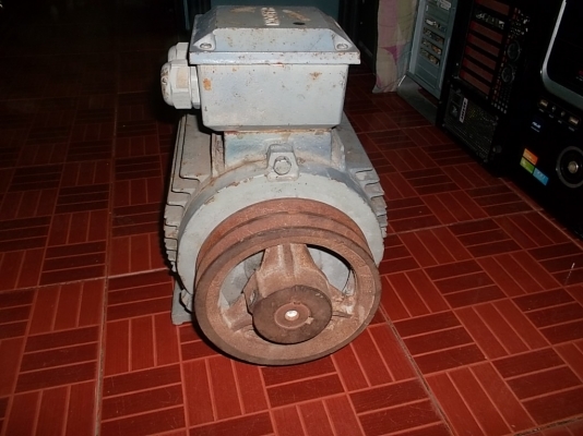 มอเตอร์ไฟฟ้า 5.5แรง3เฟสPOLE4 380v.