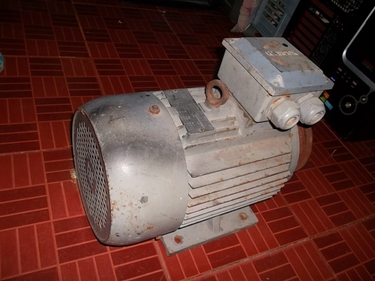 มอเตอร์ไฟฟ้า 5.5แรง3เฟสPOLE4 380v.