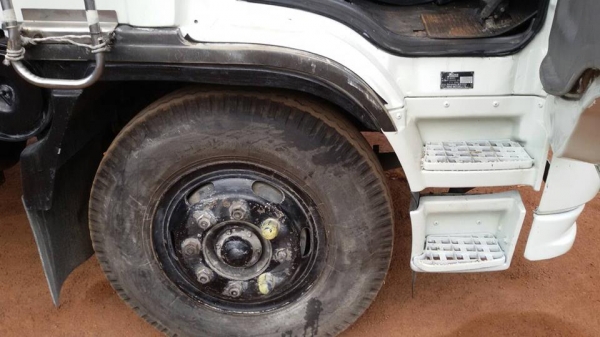 ขาย6ล้อยาว 7.20เมตร เครื่อง195แรง ปี38 สภาพพร้อมใช้งาน เอกสารพร้อมโอน สนใจโทร 090-8588220คุณนะ 093-3258446คุณบิว หรือเข้าดูสินค้าอื่นๆได้ที่ www.truck.in.th/498 หรือเพจFacebook ณรงค์ ซื้อขายรถมือสอง (เว็บไซต์ส่วนตัว) หรือFacebook ตลาดรถมือสอง คุณนะ