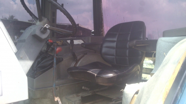 ขายรถไถ FORD รุ่น 6640 คานหน้าคาราโร่ เกีนร์  12x12 ตู้แอร์ เอกสาร อินวอย