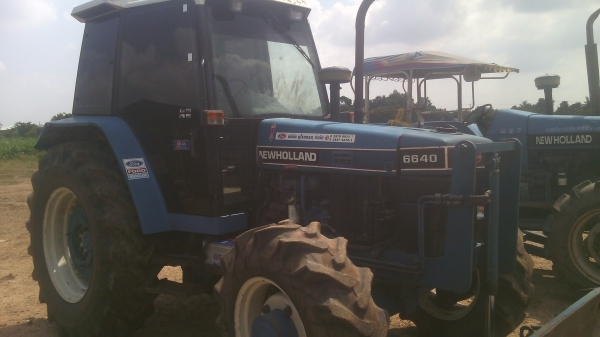 ขายรถไถ FORD รุ่น 6640 คานหน้าคาราโร่ เกีนร์  12x12 ตู้แอร์ เอกสาร อินวอย